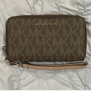 Michael Kors Wallet Wristlet
